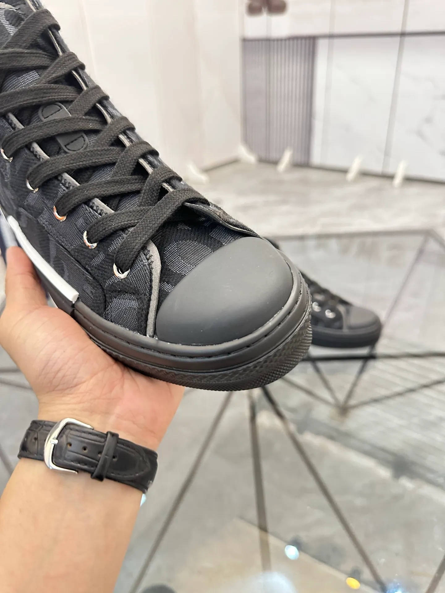 Selling men's shoes 💰: 💰P460¥ Product trademark: Dio* "Dior*" high-top casual shoes Regular size: 36-45 (can be customized to 46) Couple style B23 Product materials: Upper imported original fabric, breathable lining, original outsole. No.: 007